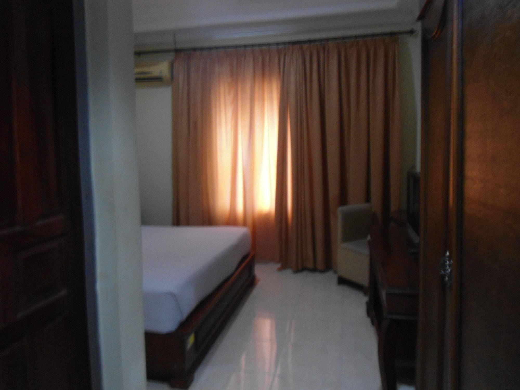 Edotel Minangkabau Padang  Esterno foto